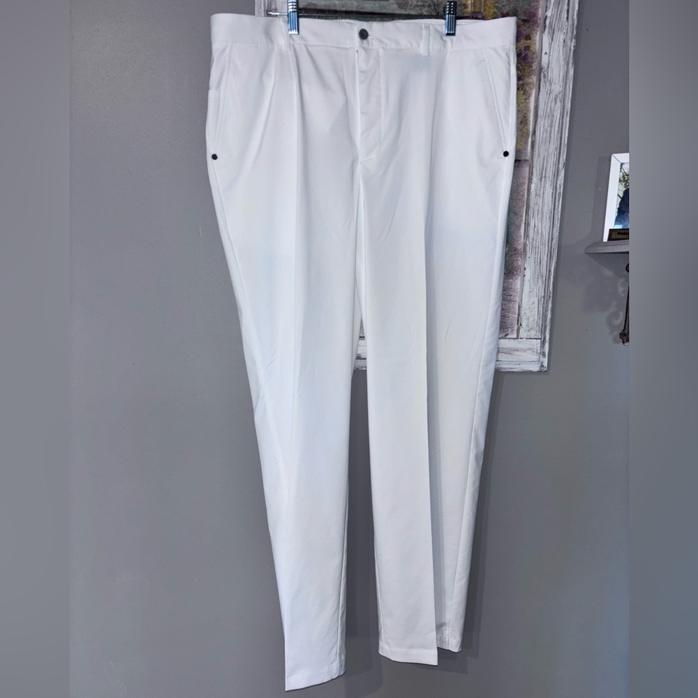 Greg Norman Men's Moisture Wicking Professional Golf Pants White 38X32 - Picture 2 of 9